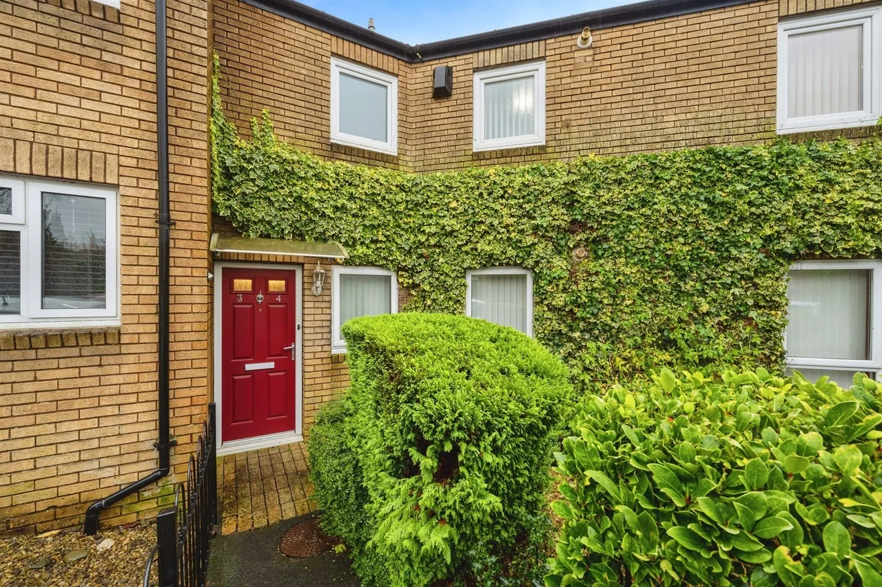 Llys-Uchaf Swansea, SA7, photo 17