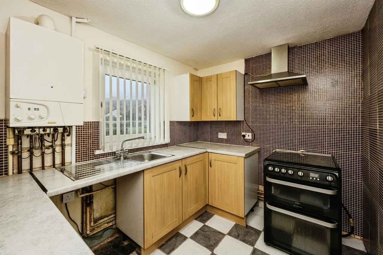 Llys-Uchaf Swansea, SA7, photo 3