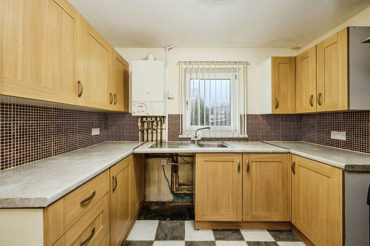 Llys-Uchaf Swansea, SA7, photo 14