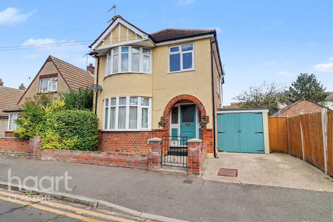3 bed house for sale, Knox Road, Clacton-On-Sea, CO15