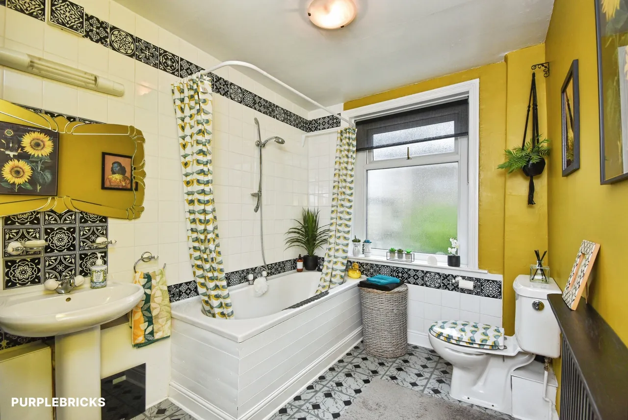 Russell Road, Carnforth, LA5, photo 17