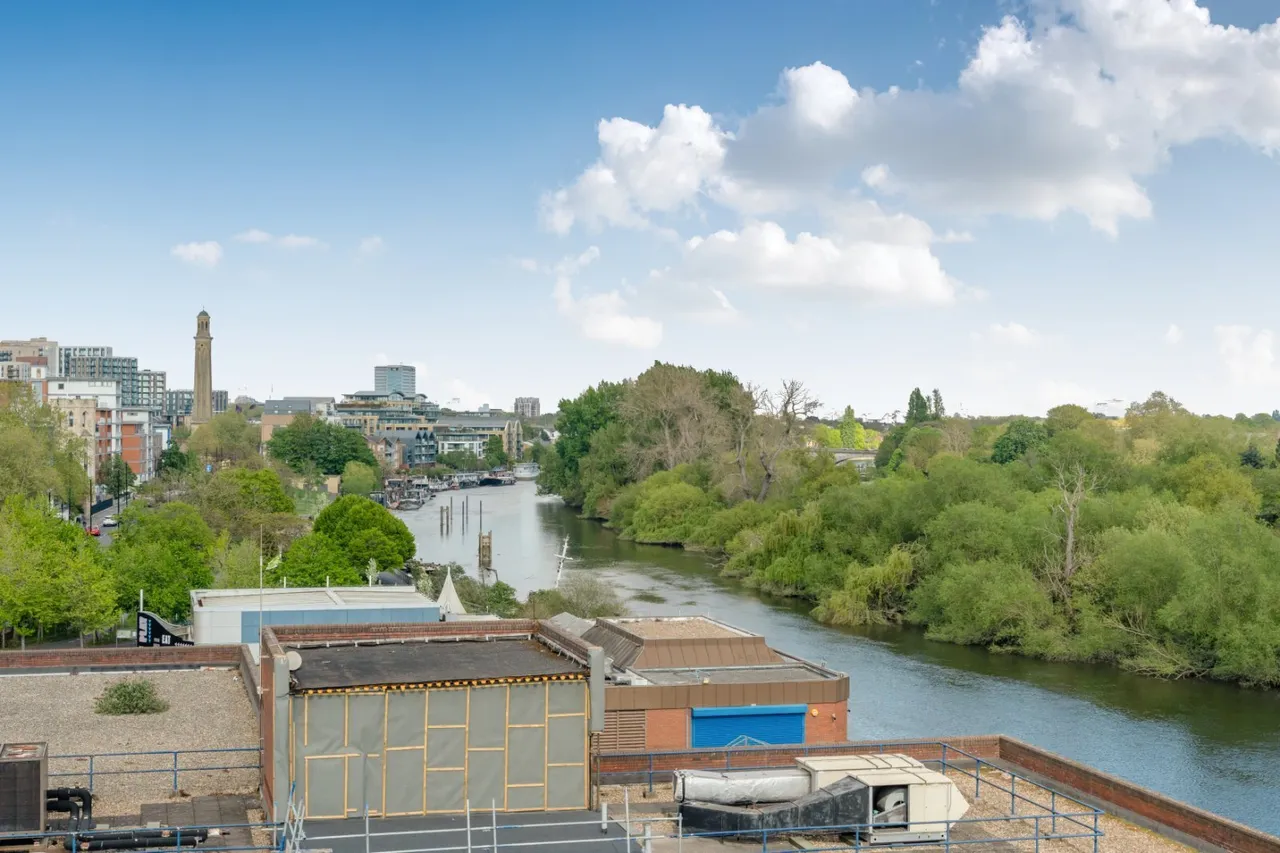 High Street, Brentford, TW8, photo 5
