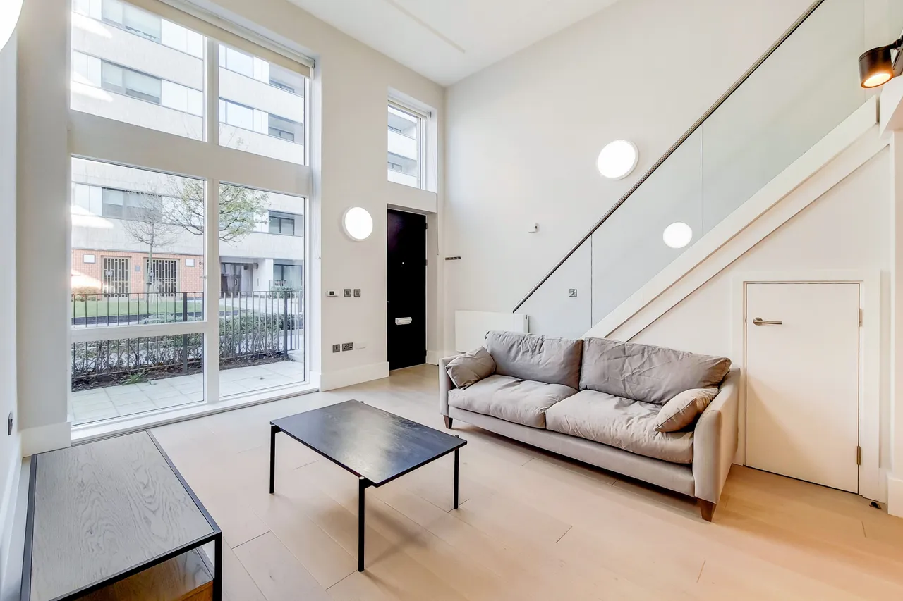 Flat 3, Galleon Court, Charter Place, Hounslow, photo 4