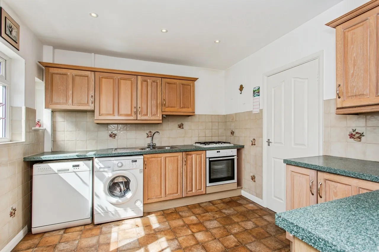 Vaughan Avenue, Southend-on-Sea, Essex, SS2, photo 15