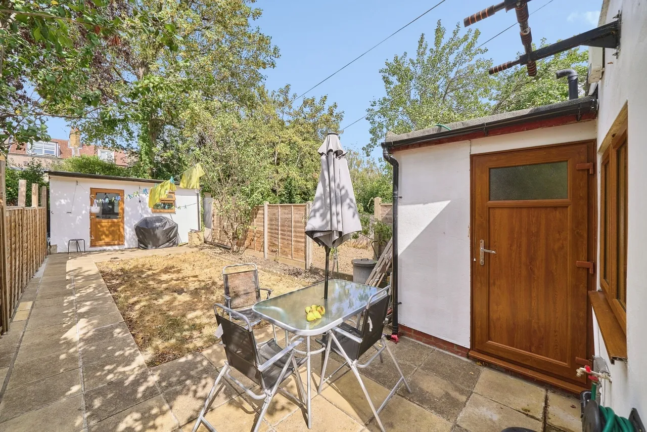 Michael Road, Leytonstone, London, E11, photo 22