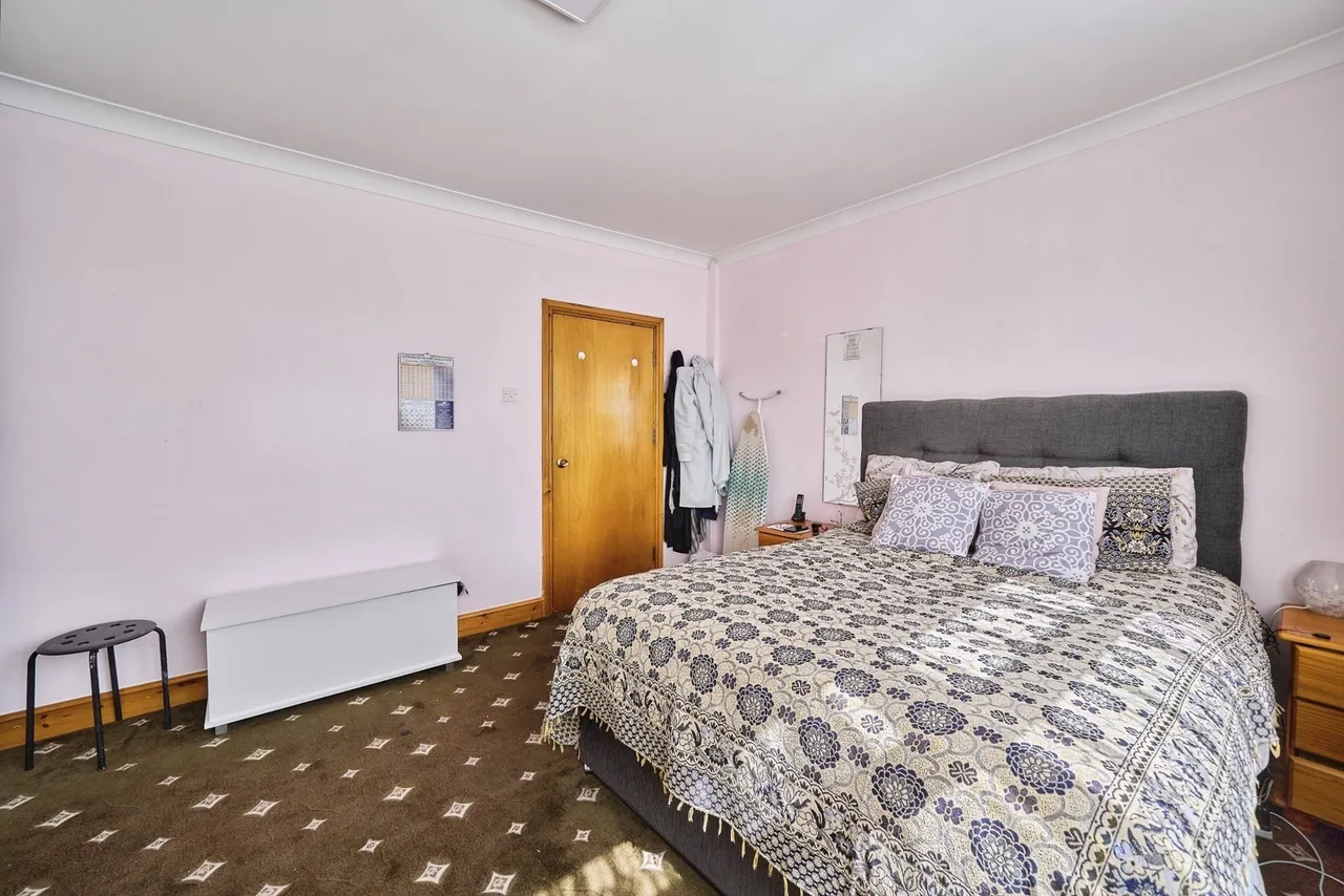 Michael Road, Leytonstone, London, E11, photo 15