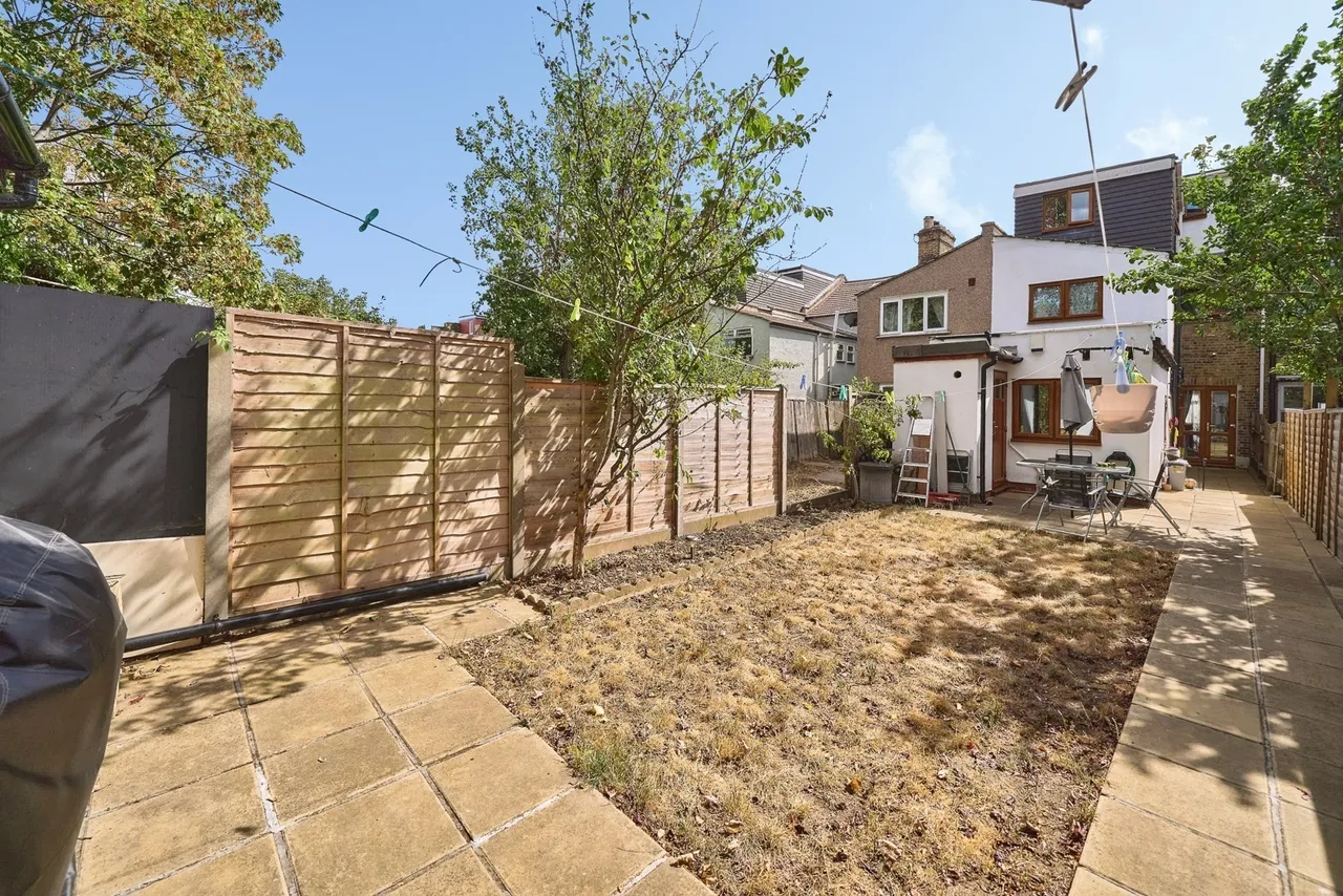 Michael Road, Leytonstone, London, E11, photo 21