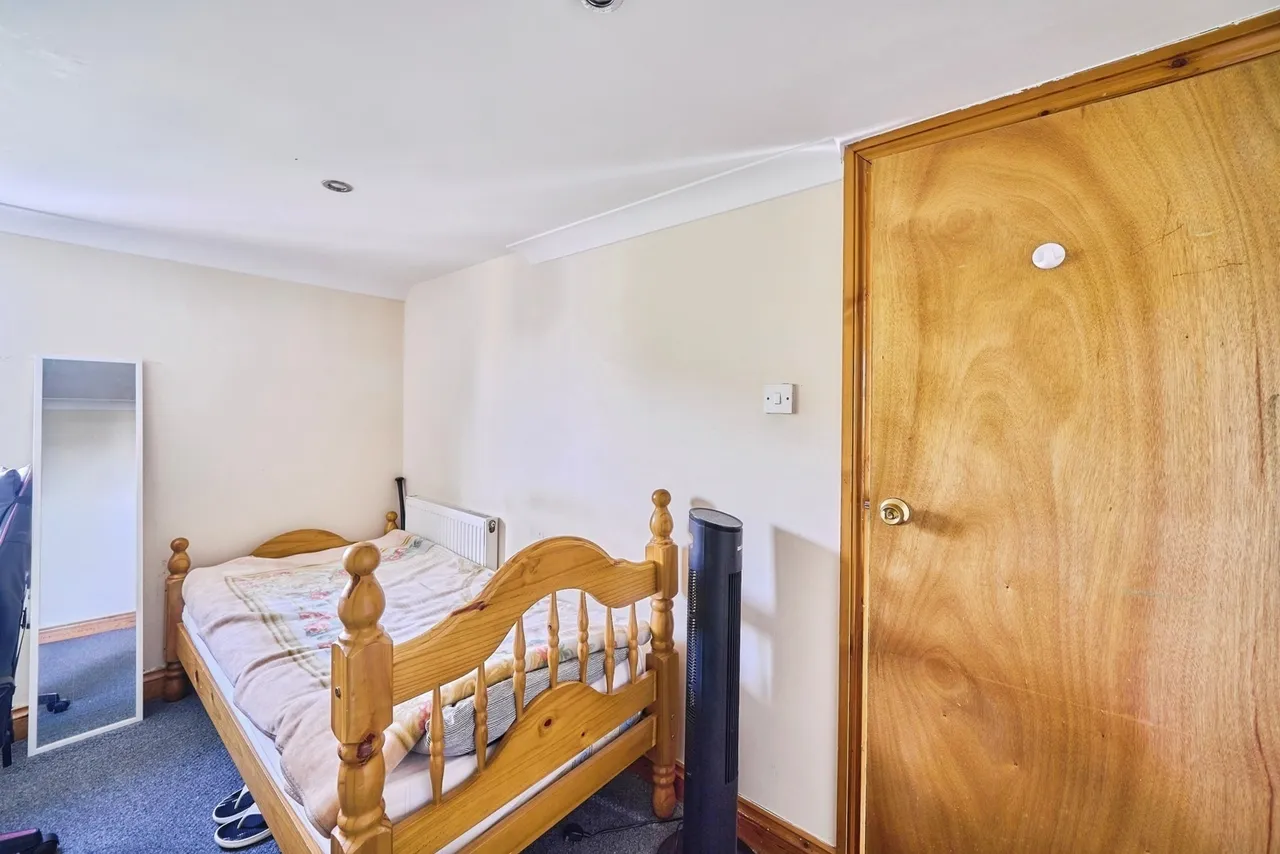 Michael Road, Leytonstone, London, E11, photo 16