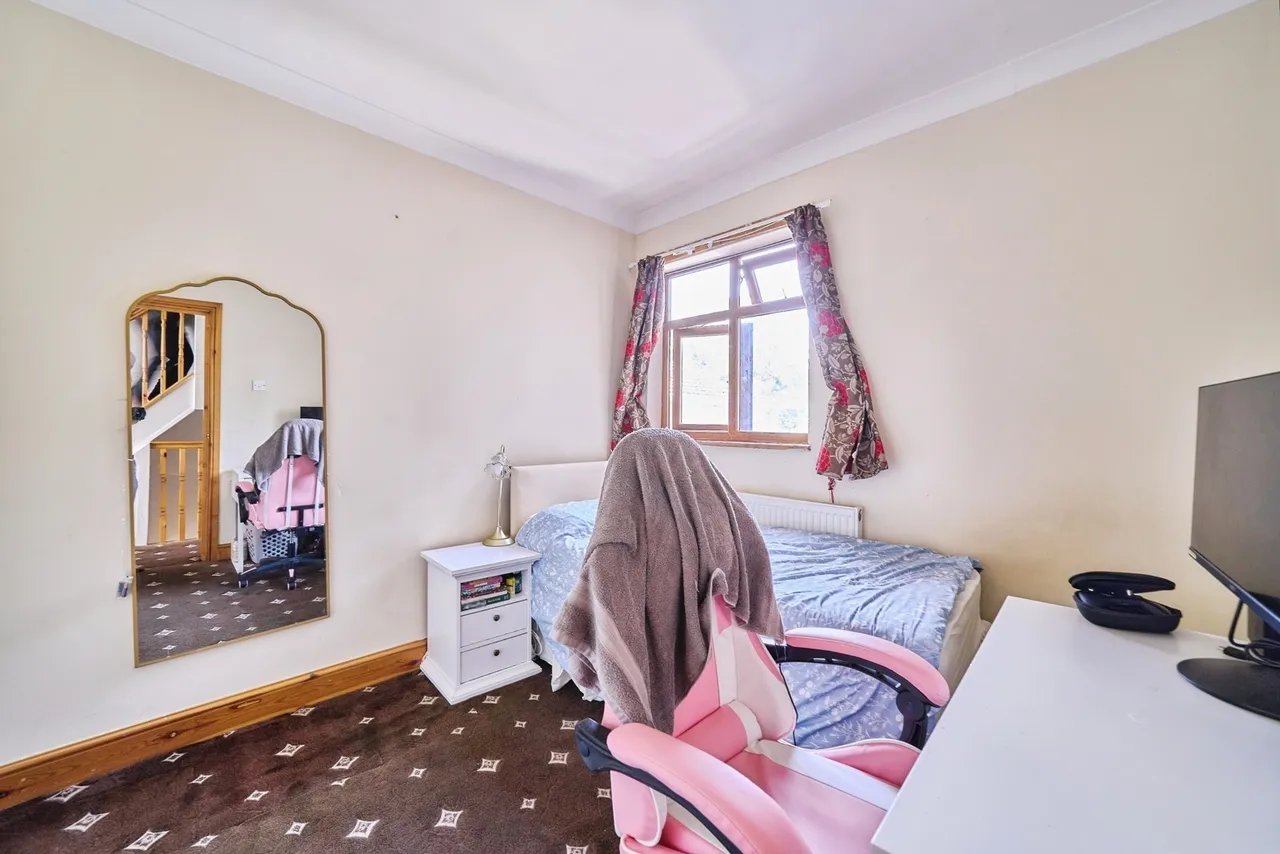 Michael Road, Leytonstone, London, E11, photo 18
