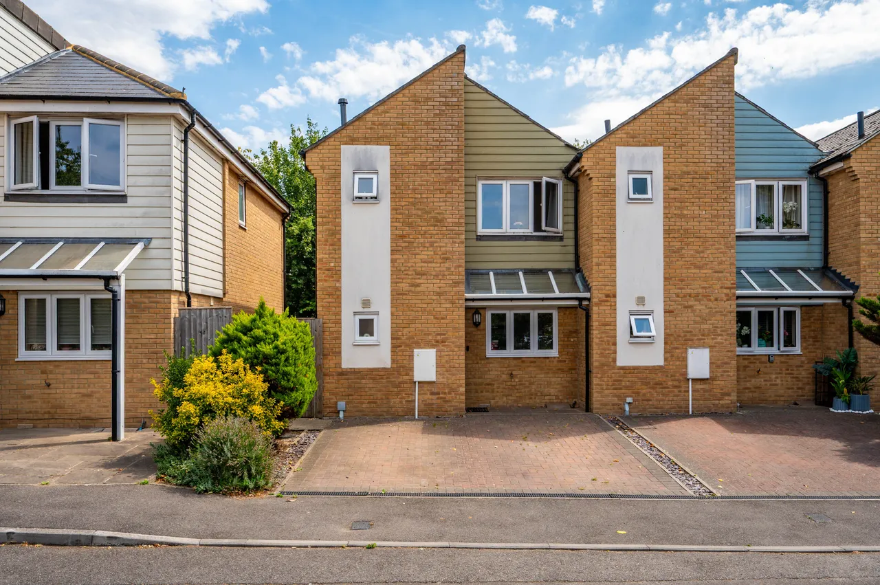 3 bed house for sale — 3 Jacobs Green, Guildford