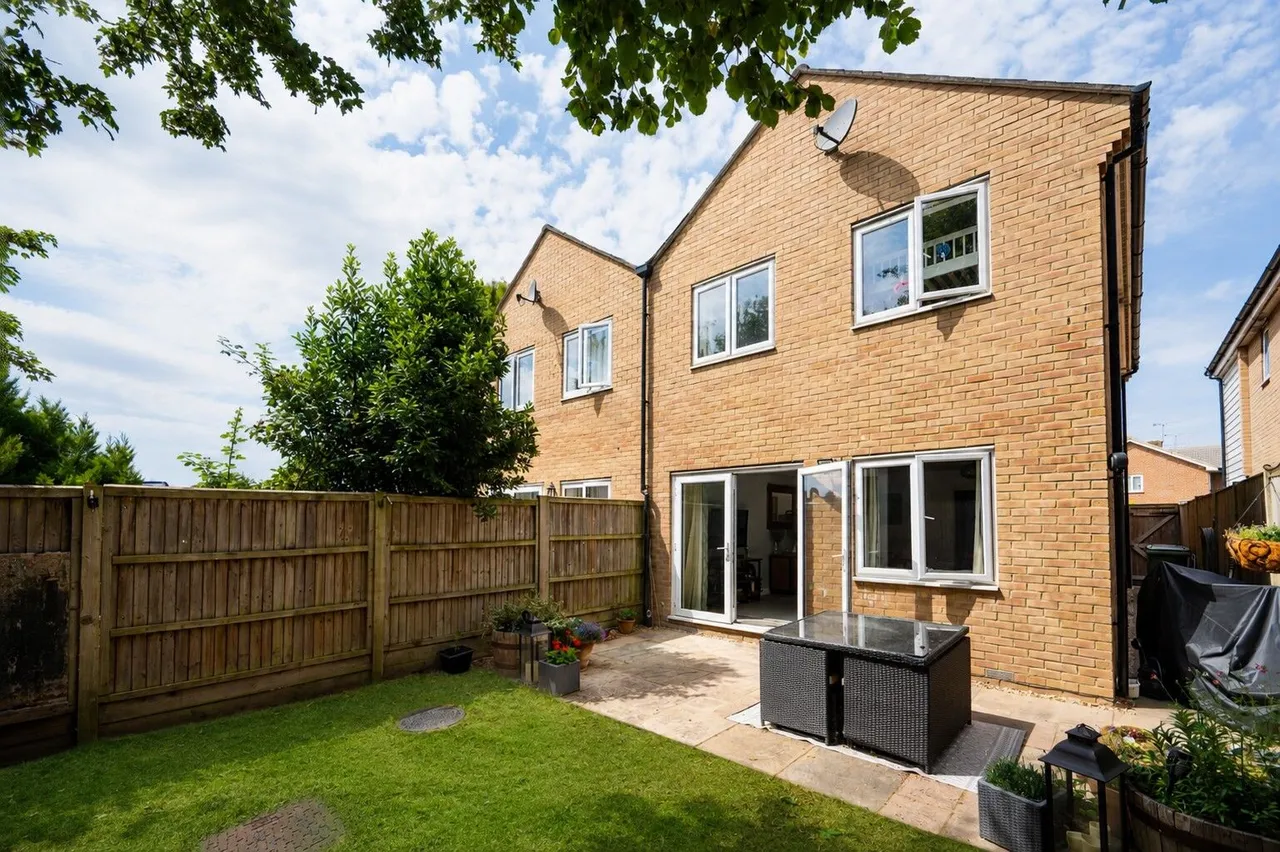 3 Jacobs Green, Guildford, photo 5