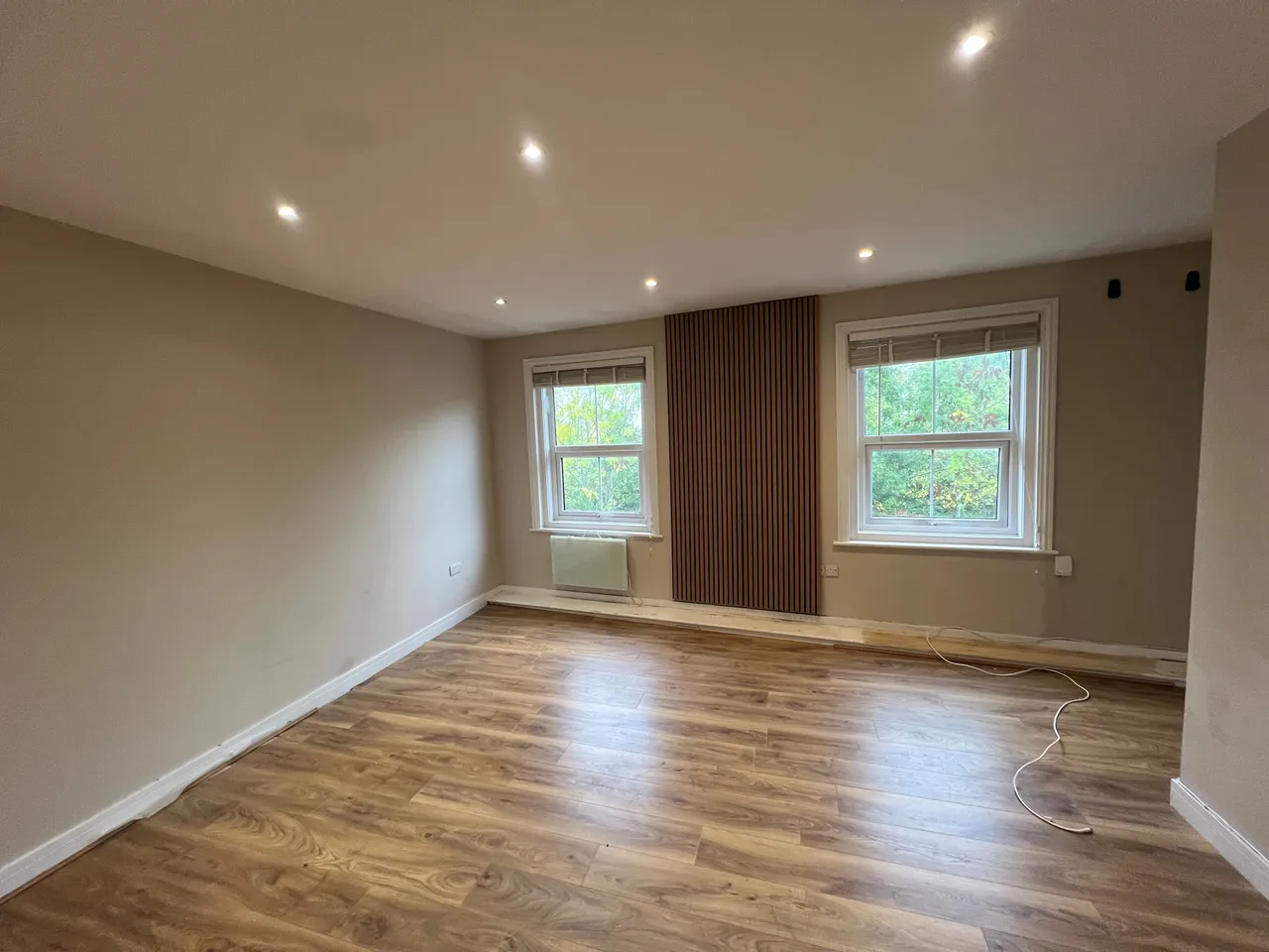 Southgate, RH11, photo 4