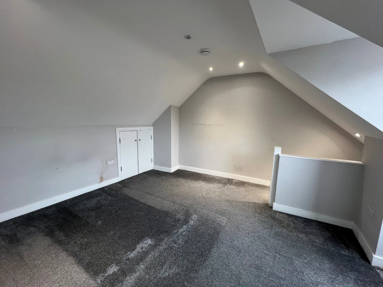Southgate, RH11, photo 11