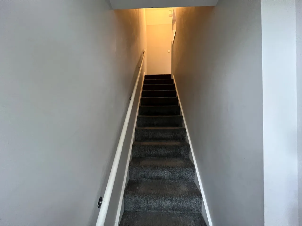 Southgate, RH11, photo 3