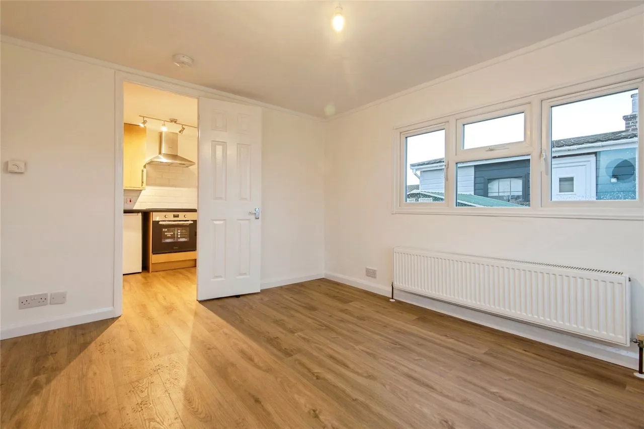 Three Star Park, Bedford Road, Lower Stondon, Henlow, SG16, photo 4