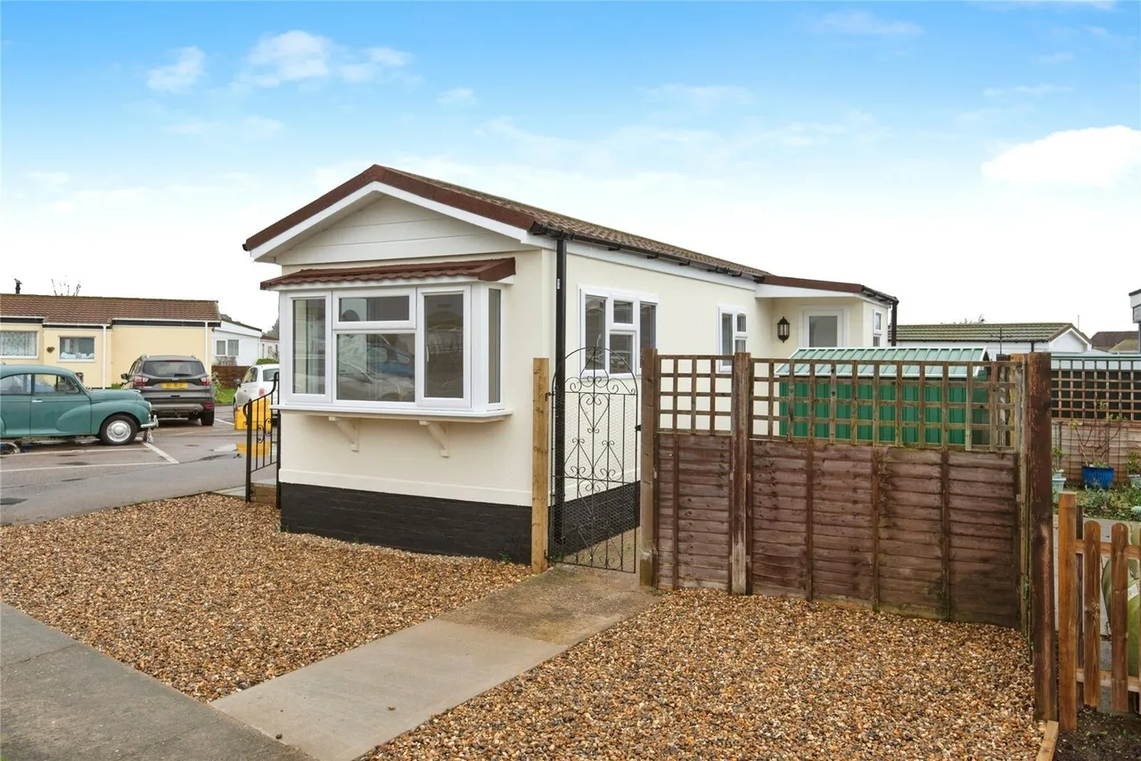 Three Star Park, Bedford Road, Lower Stondon, Henlow, SG16, photo 2