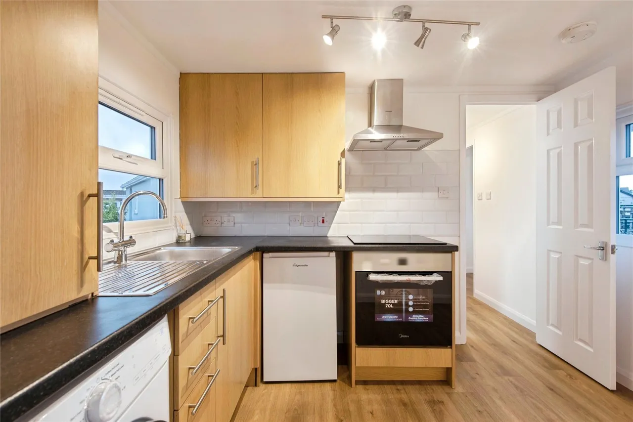 Three Star Park, Bedford Road, Lower Stondon, Henlow, SG16, photo 6