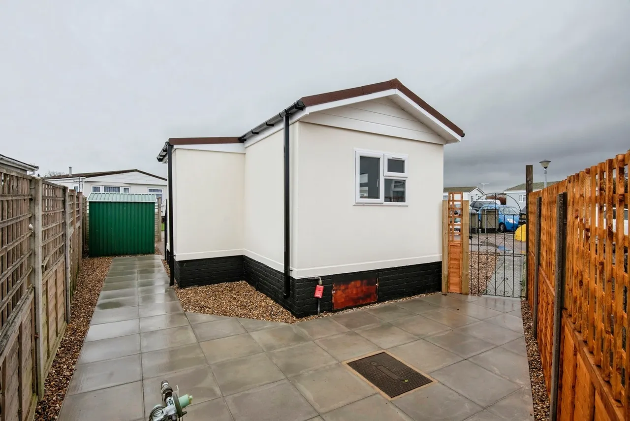 Three Star Park, Bedford Road, Lower Stondon, Henlow, SG16, photo 18