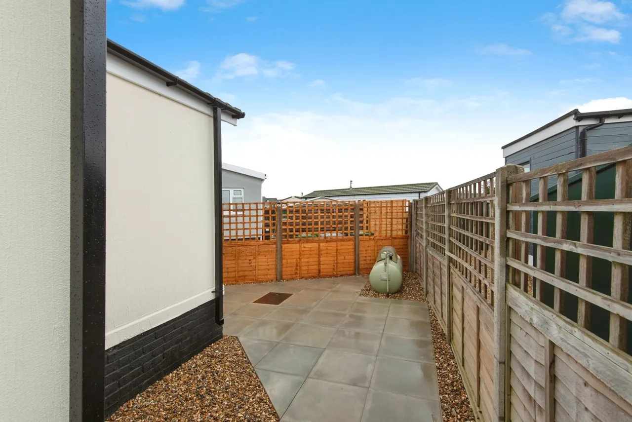 Three Star Park, Bedford Road, Lower Stondon, Henlow, SG16, photo 17