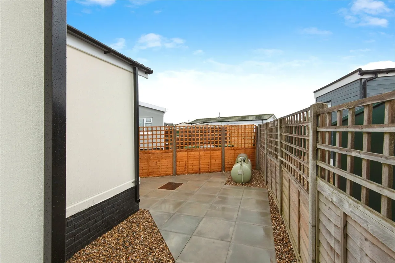 Three Star Park, Bedford Road, Lower Stondon, Henlow, SG16, photo 13