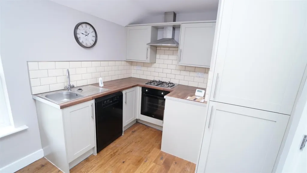 Albion Road, Idle, photo 6