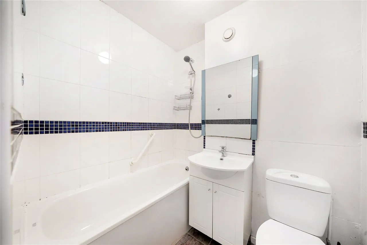 3 bed house for sale — Westacott Close, London, N19