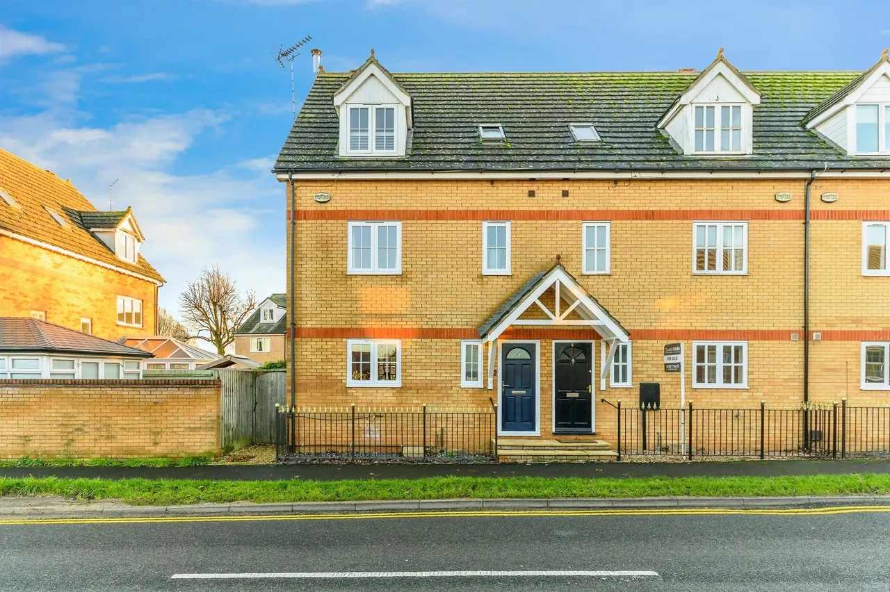3 bed house for sale, Drift Road, Stamford, PE9