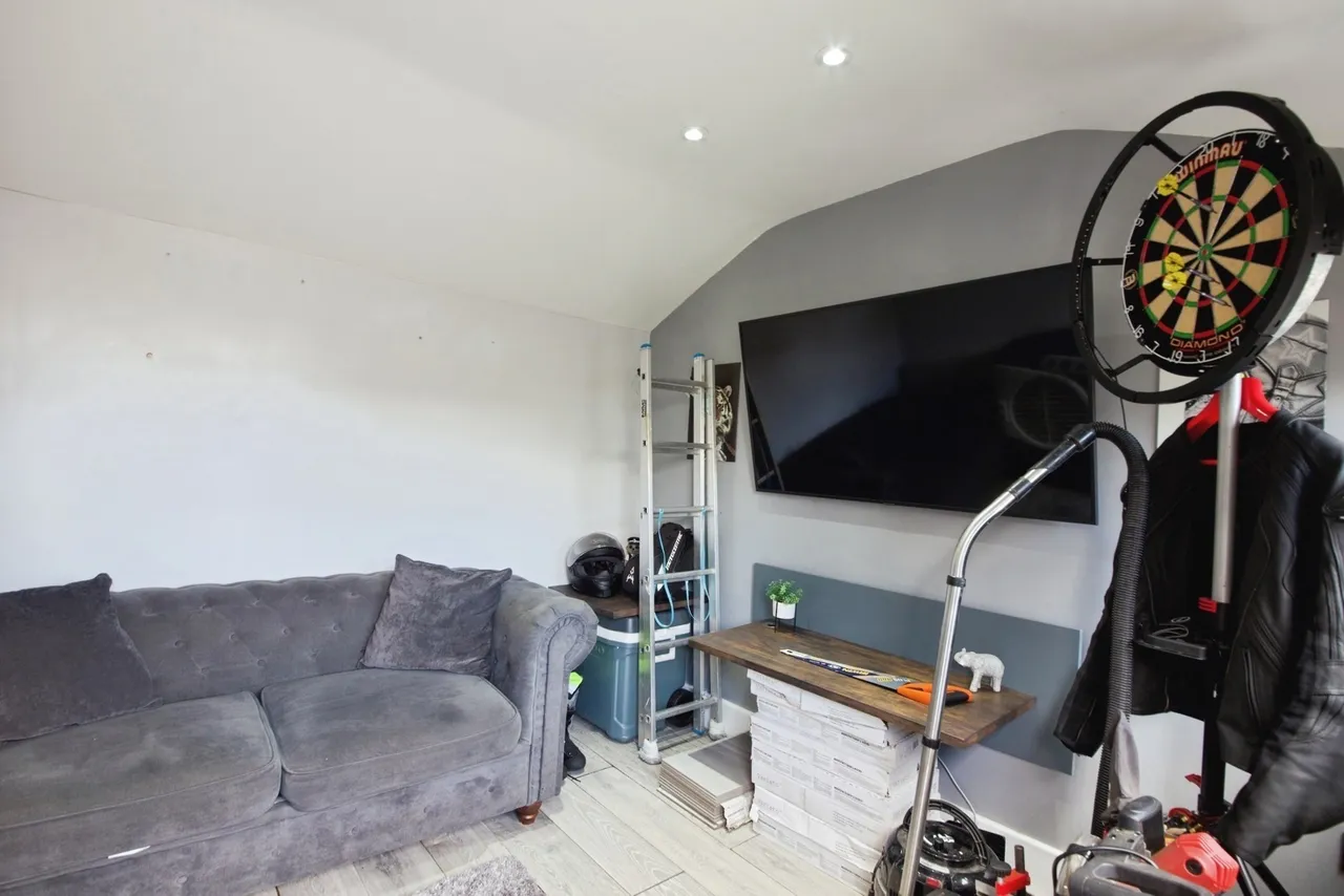 Archway, Romford, RM3, photo 18