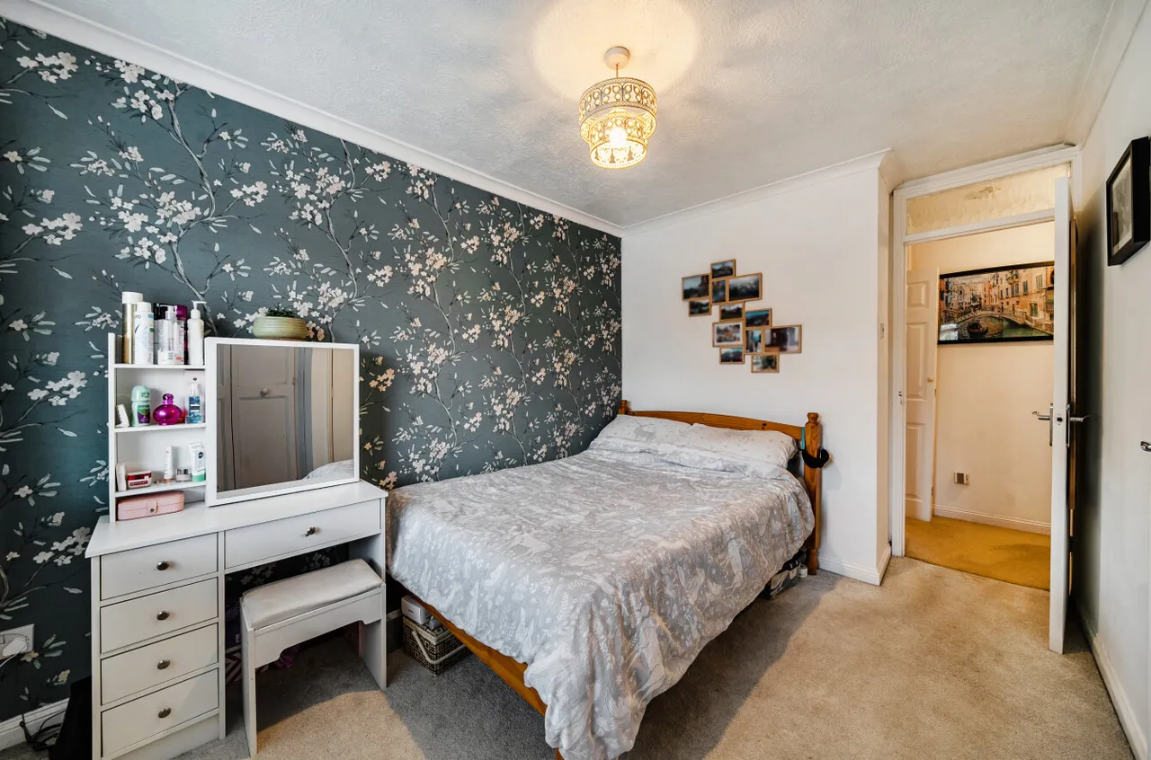 Habershon Drive, Frimley, Camberley, Surrey, GU16 9TN, photo 6