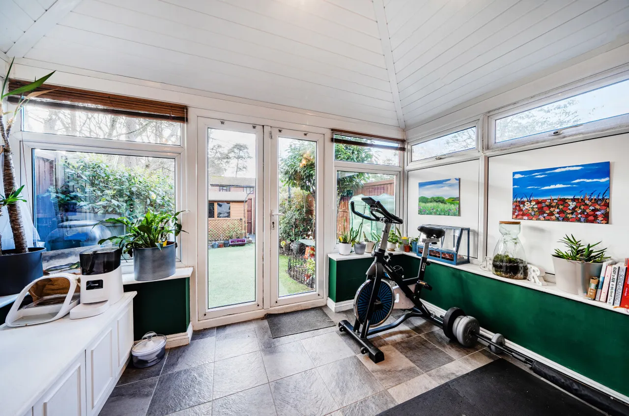 Habershon Drive, Frimley, Camberley, Surrey, GU16 9TN, photo 5