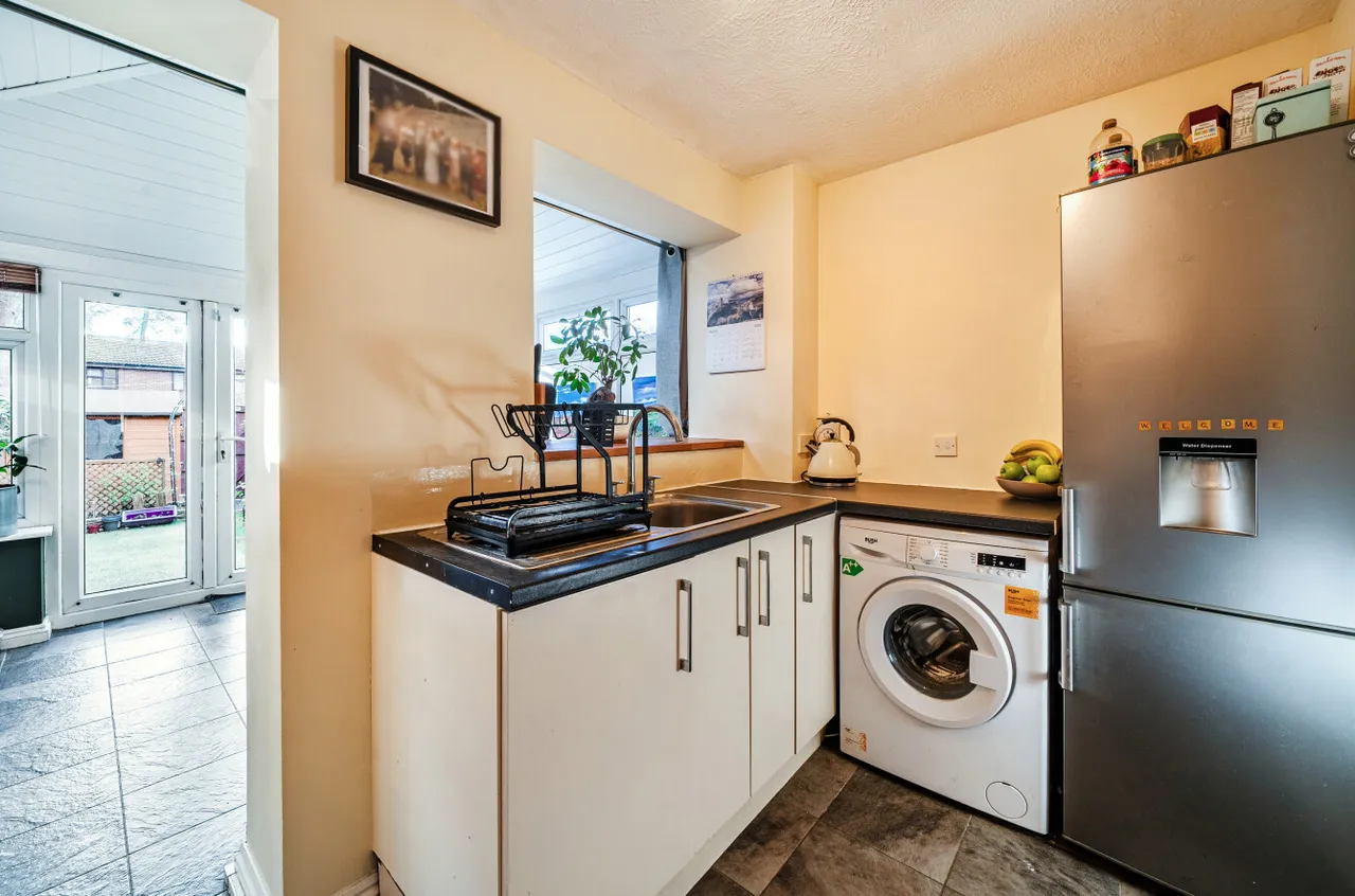 Habershon Drive, Frimley, Camberley, Surrey, GU16 9TN, photo 13