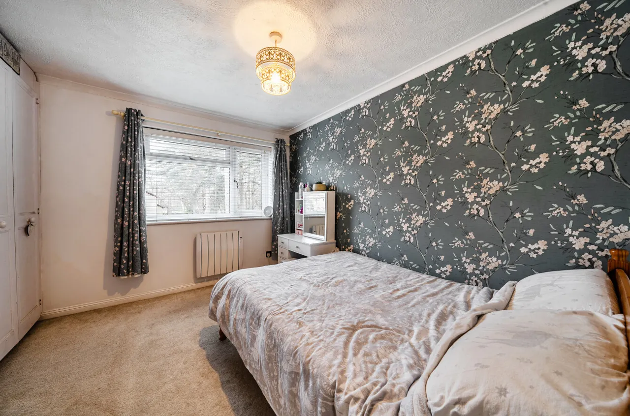 Habershon Drive, Frimley, Camberley, Surrey, GU16 9TN, photo 11