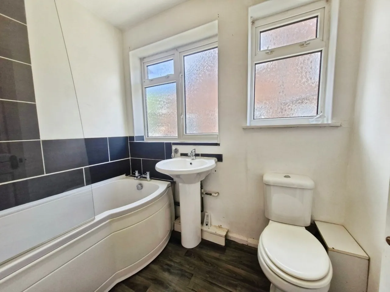 Newlay Wood Crescent, Horsforth, photo 6