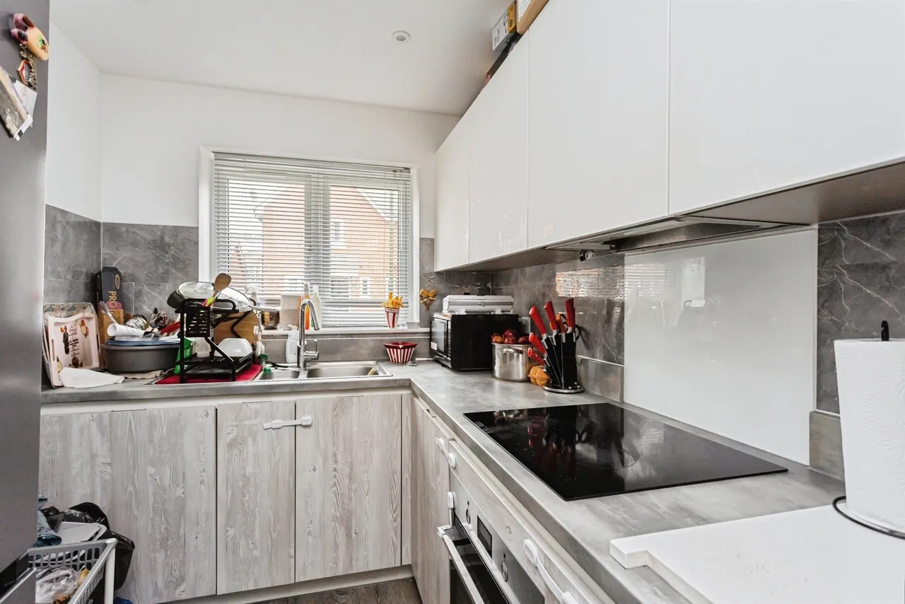 Pullman Avenue, Haywards Heath, photo 4