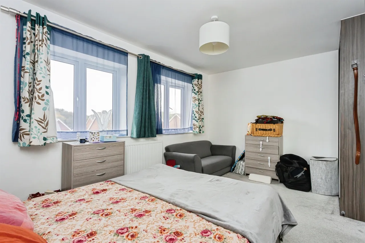 Pullman Avenue, Haywards Heath, photo 6