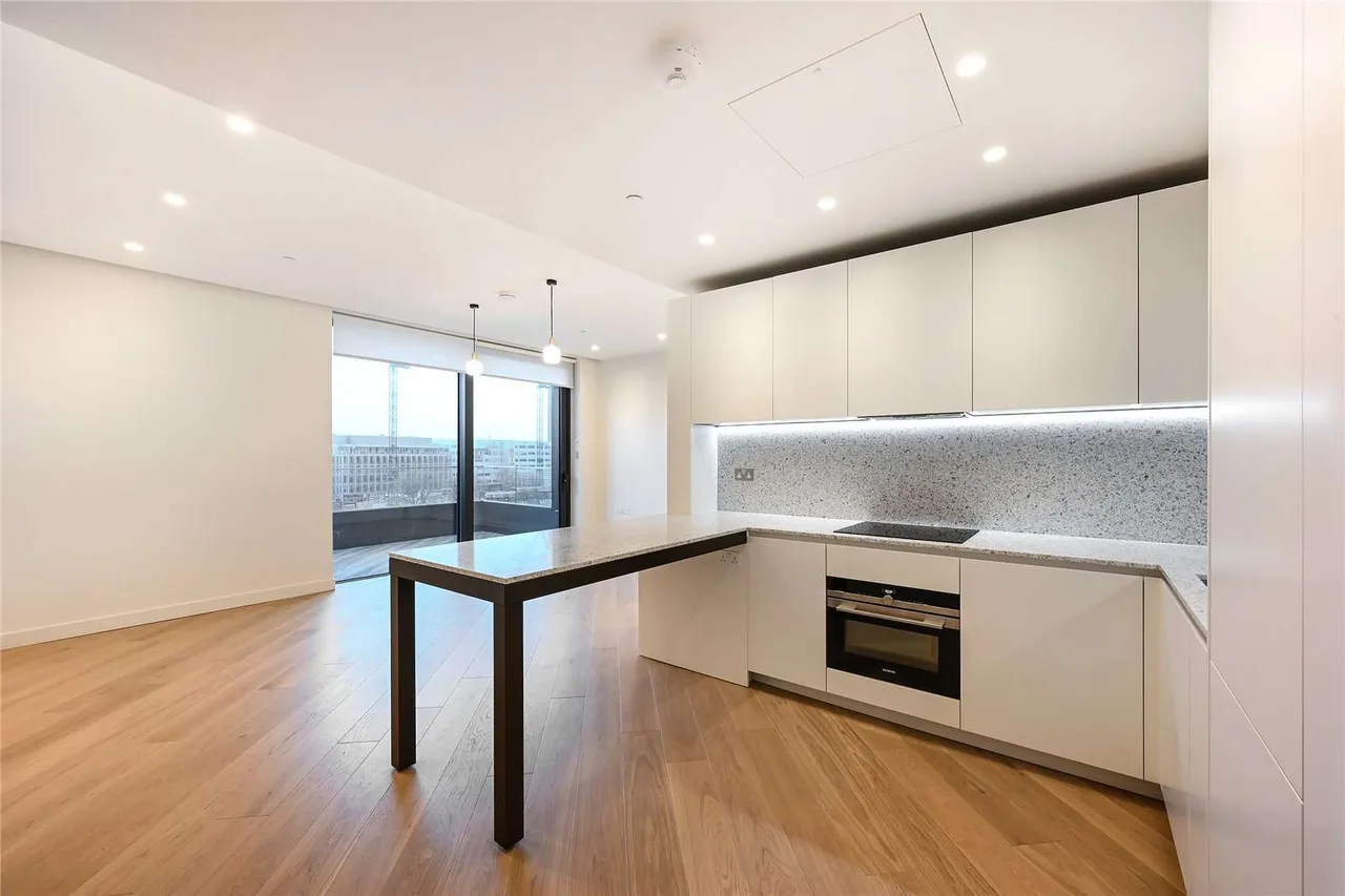 Wood Crescent, Television Centre, W12, photo 8