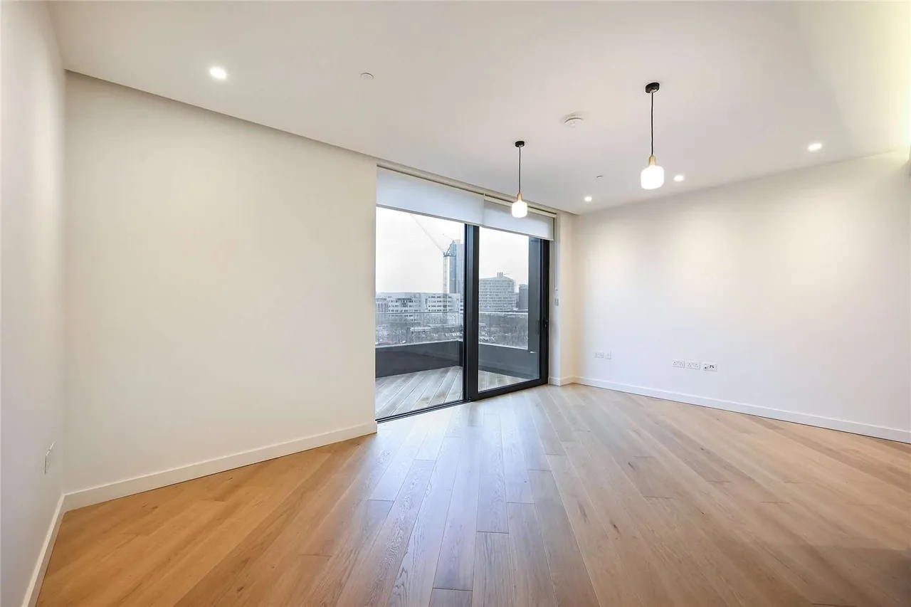 Wood Crescent, Television Centre, W12, photo 5