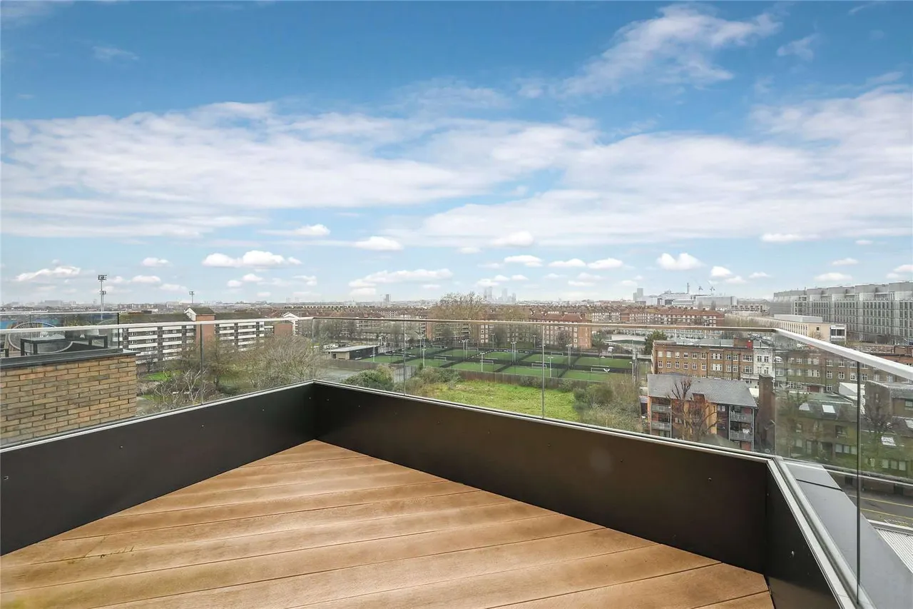 Wood Crescent, Television Centre, W12, photo 6