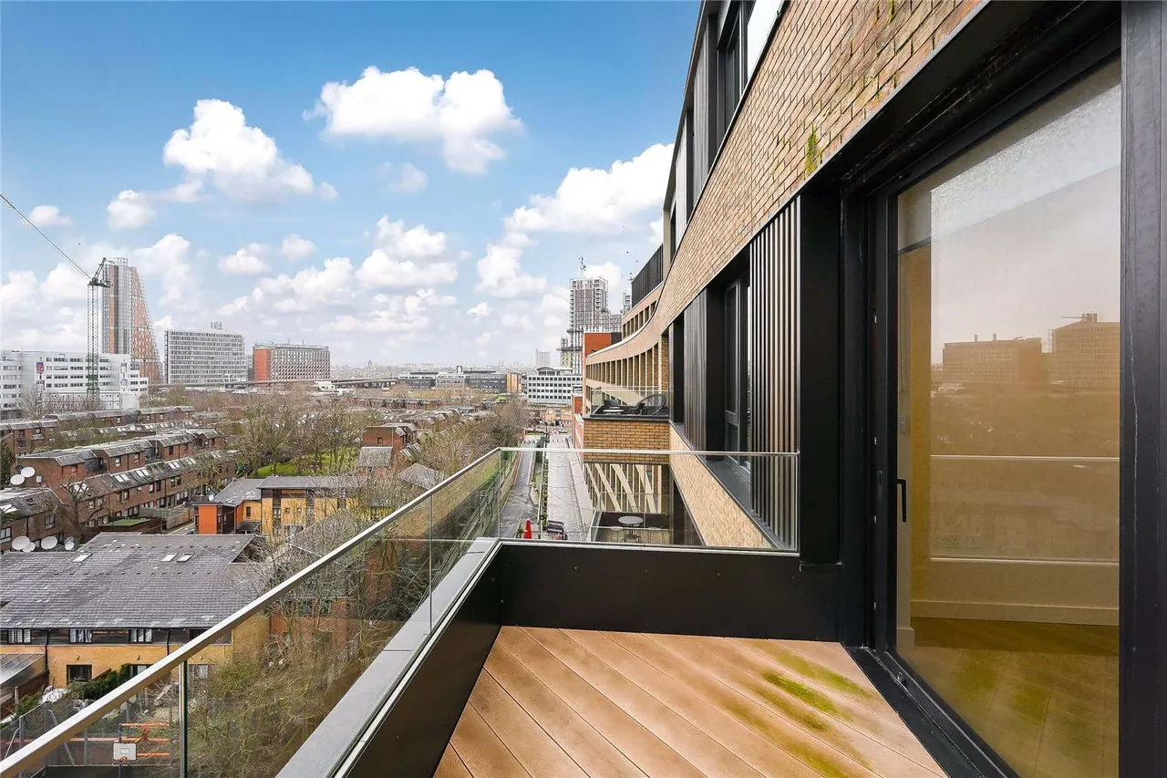 Wood Crescent, Television Centre, W12, photo 11