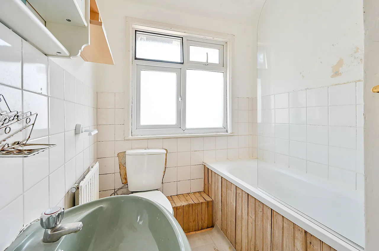 7 Hazelbank, Surbiton, photo 7