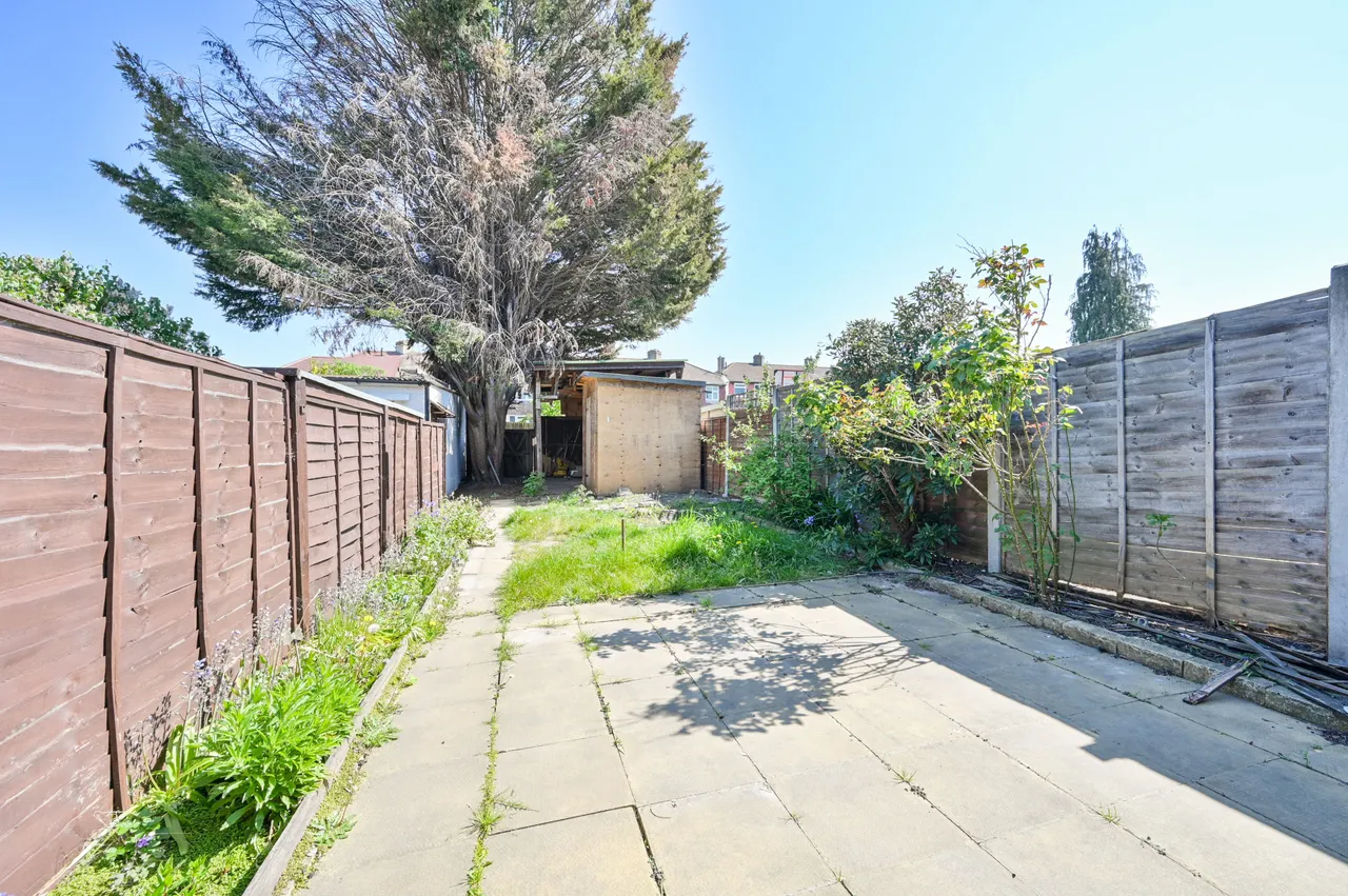 7 Hazelbank, Surbiton, photo 3