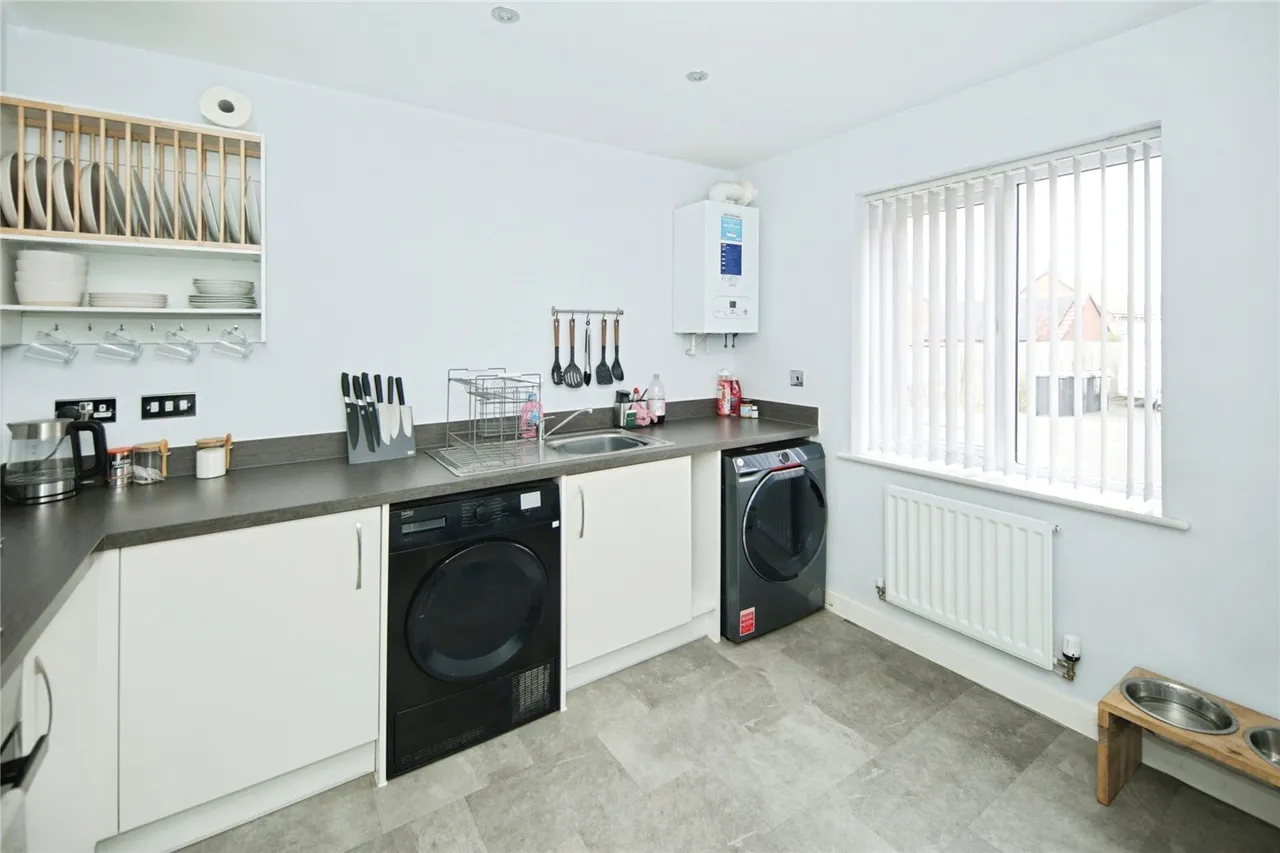 Fieldon Drive, ATHERSTONE, Warwickshire, CV9, photo 6