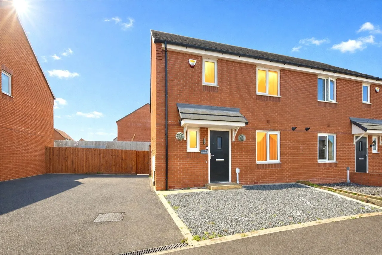 3 bed house for sale — Fieldon Drive, ATHERSTONE, Warwickshire, CV9