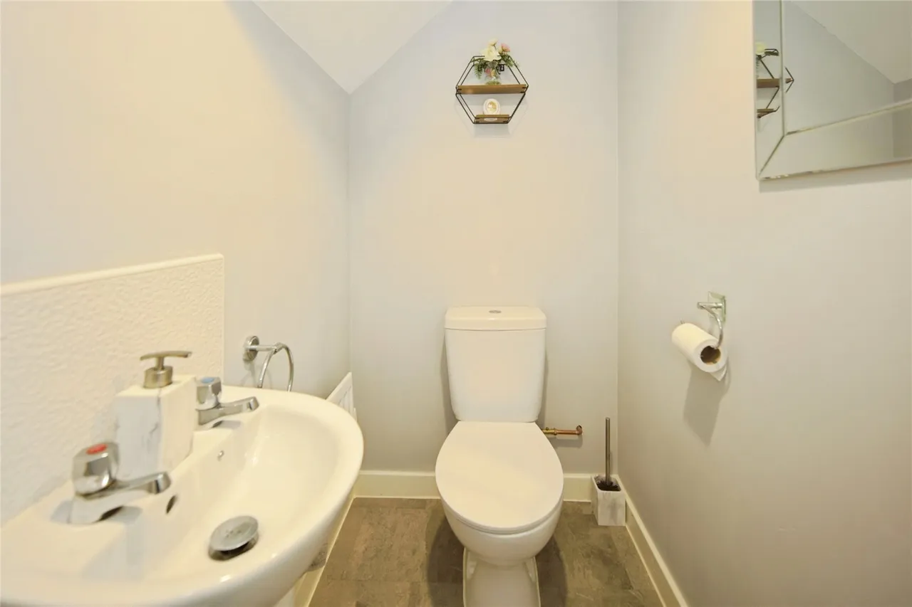 Fieldon Drive, ATHERSTONE, Warwickshire, CV9, photo 10