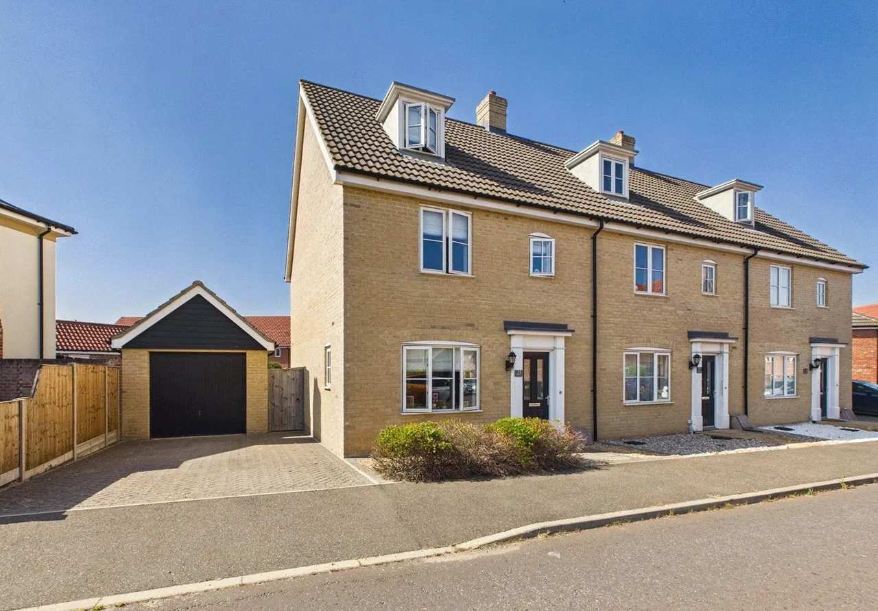3 bed house for sale, Stoddart Road, Bramford, IP8