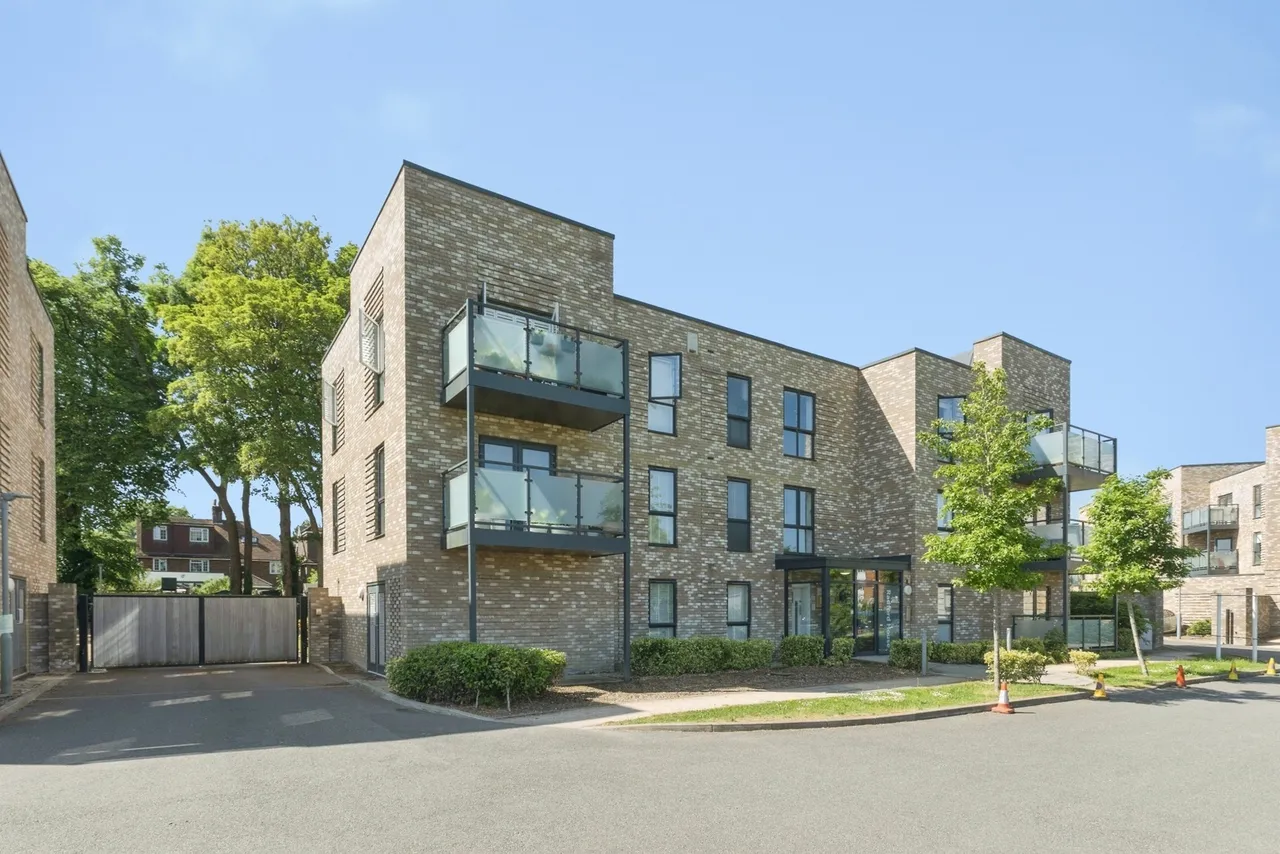 2 bed flat for sale, Salomons Grove, Southborough, TN4