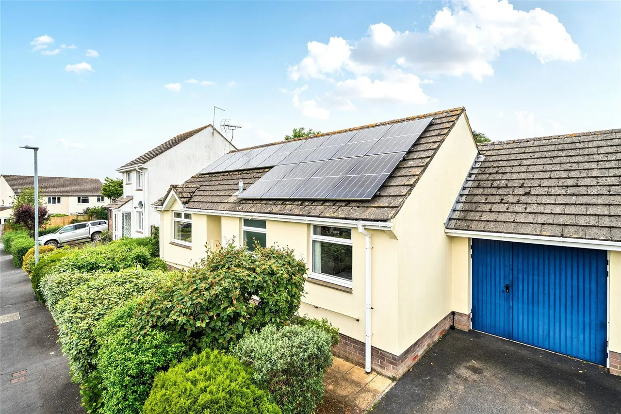2 bed property for sale — Fernworthy Gardens, Copplestone, Crediton, Devon, EX17