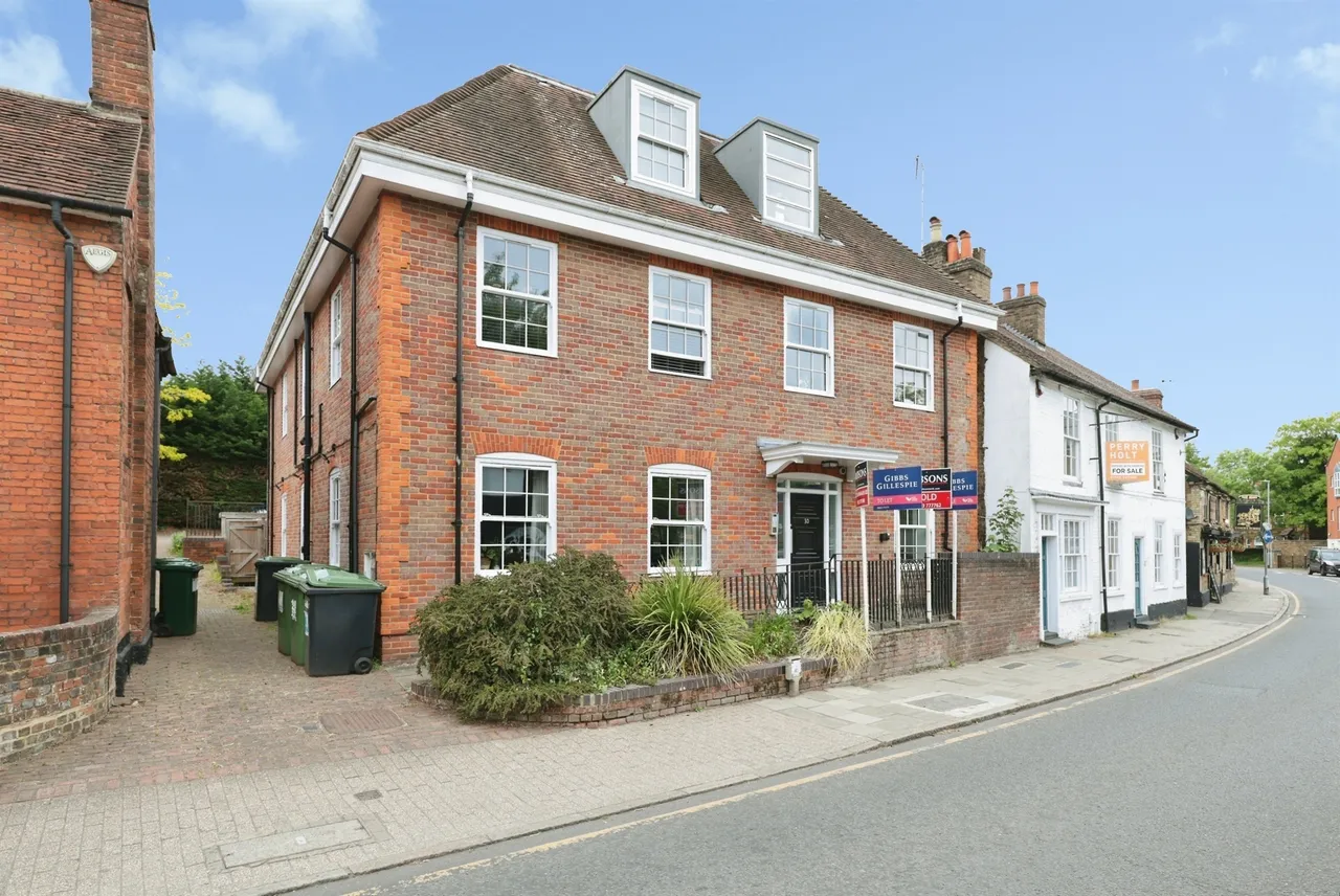 1 bed flat for sale — High Street, Rickmansworth