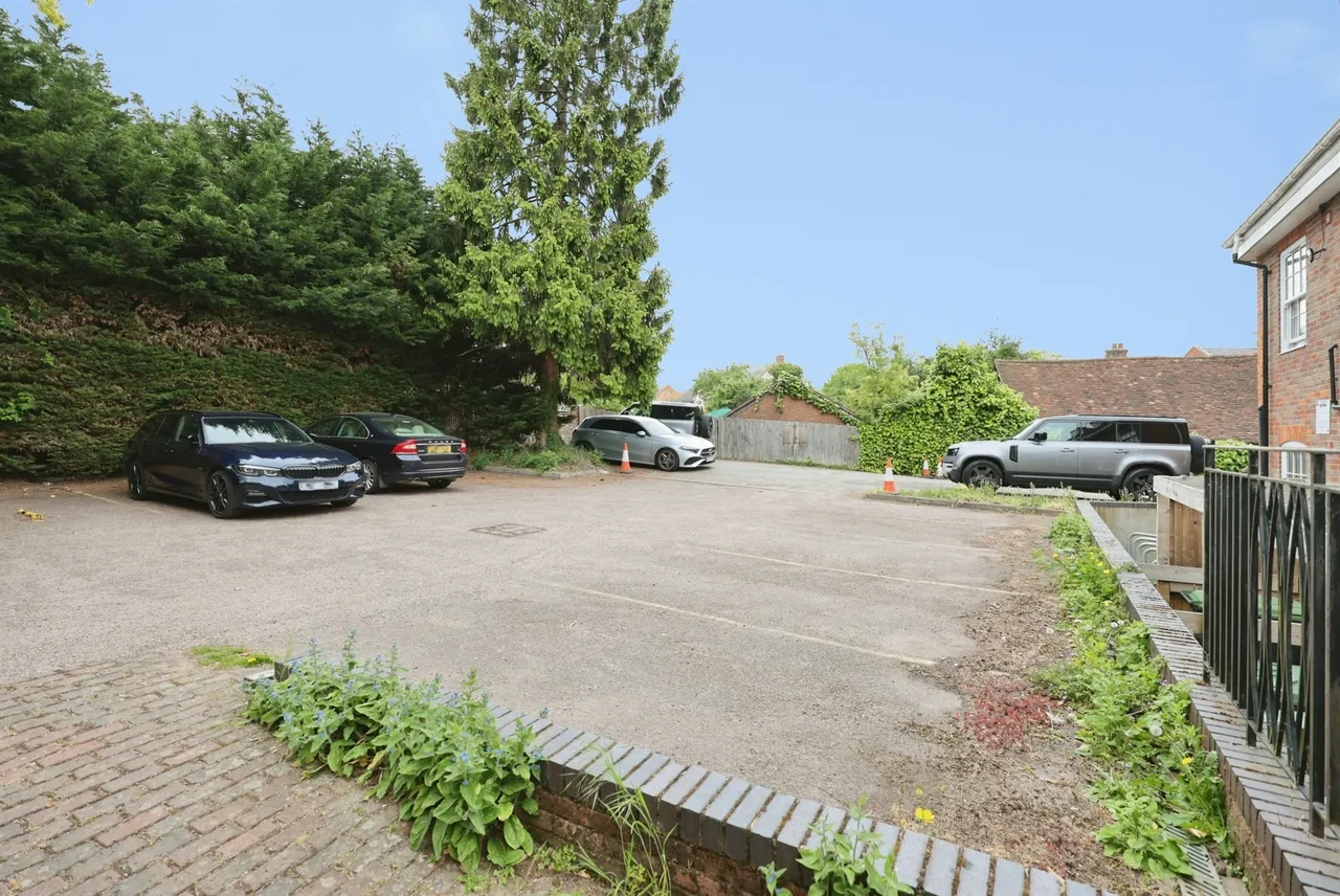 High Street, Rickmansworth, photo 12