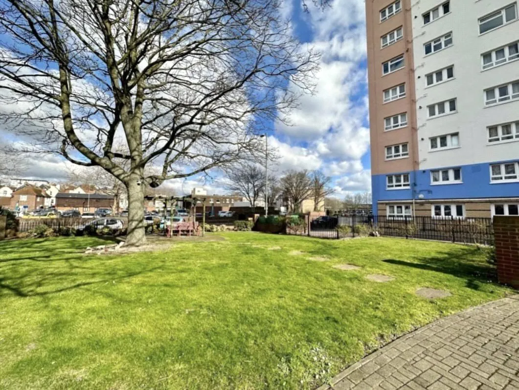 South Street, Gosport, PO12, photo 6